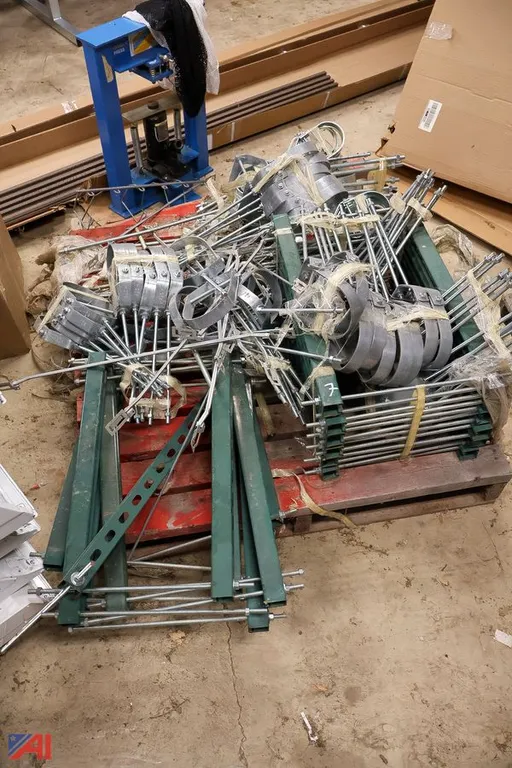 (113) 4" & 6" Pipe Hangers