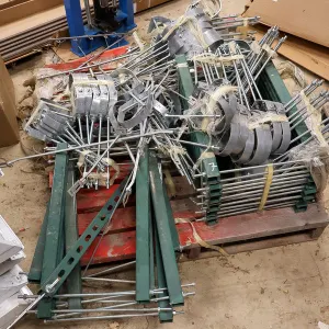 (113) 4" & 6" Pipe Hangers