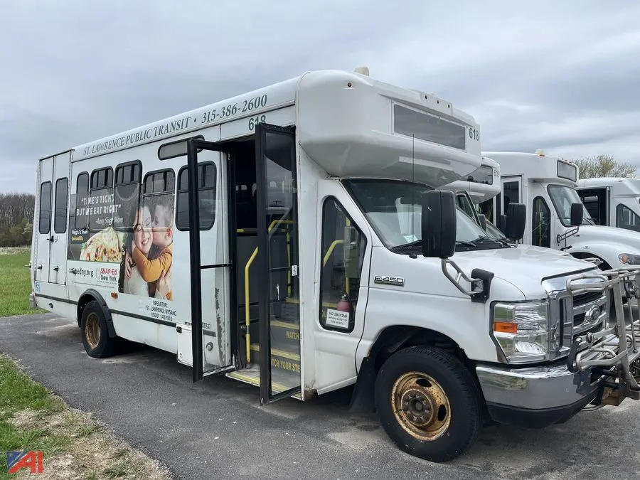 2019 Ford Phoenix E450 Wheelchair Bus