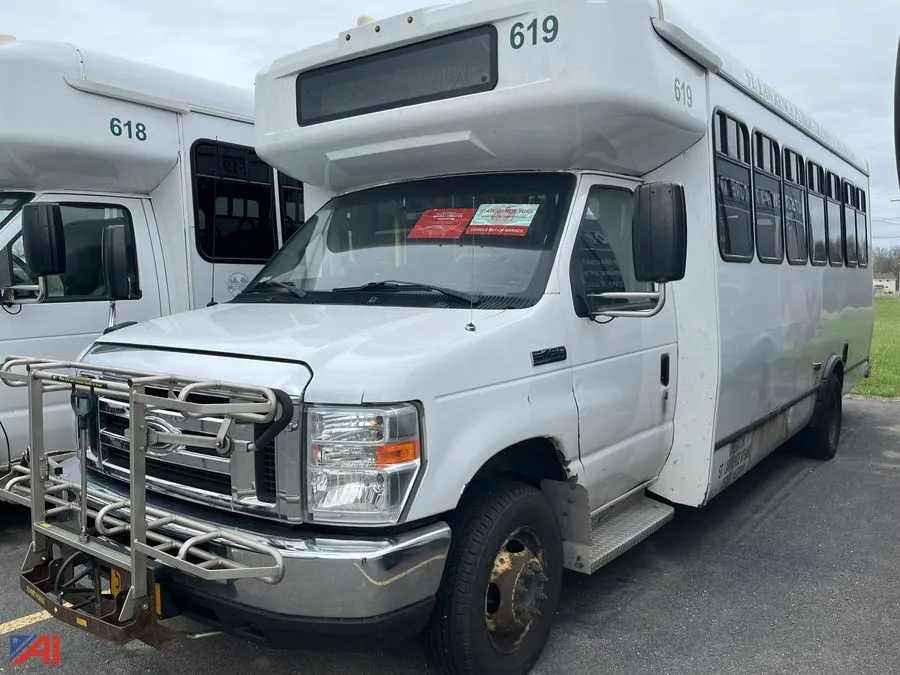 2019 Ford Phoenix E450 Wheelchair Bus