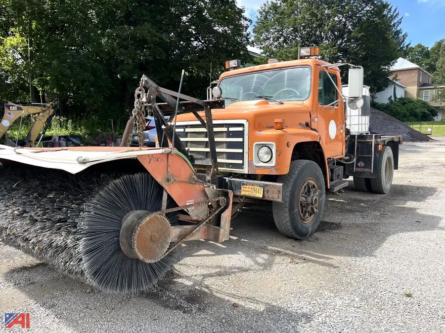 1989 International 1754 Cab and Chassis with Broom