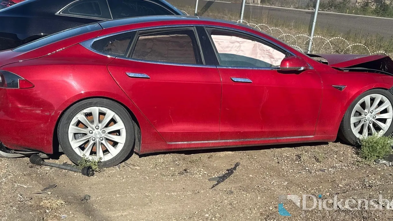 JUNK 2017 TESL MODEL S HB 5YJSA1E20HF222363
