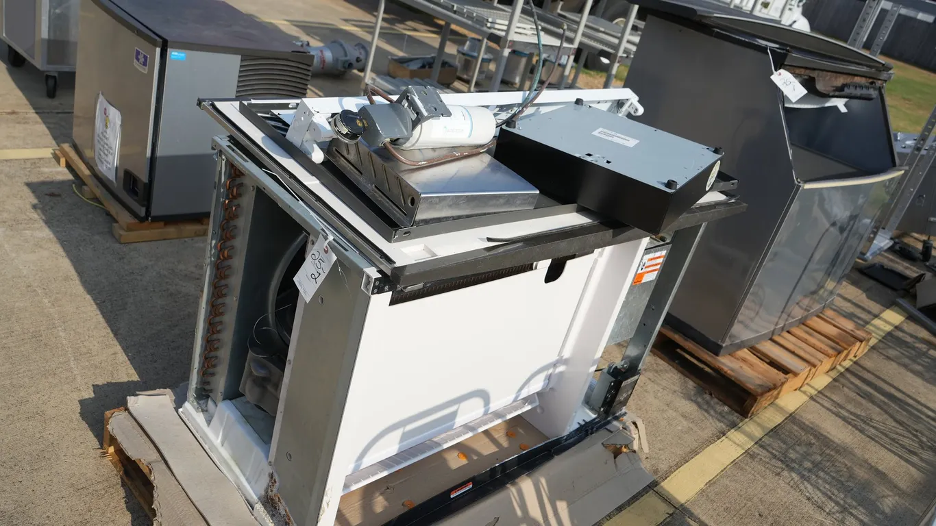 Manitowoc Ice Machine with Bin