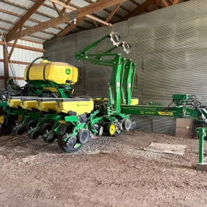 John Deere 1775 NT Planter