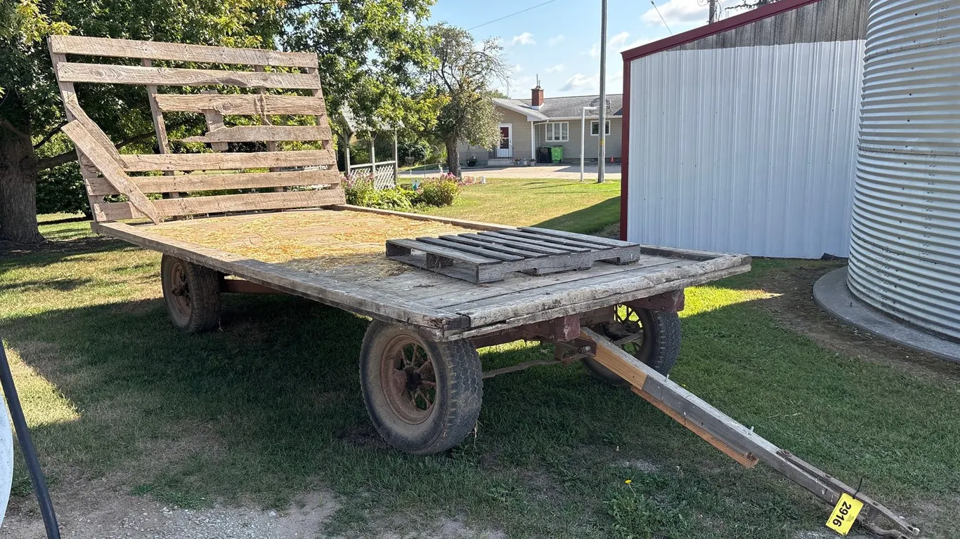 8'X16' Hay Wagon