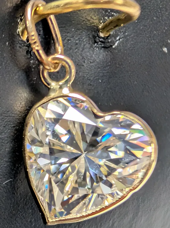 10K MOISSANITE (1.95CT) PENDANT, SUGGESTED RETAIL VALUE $600