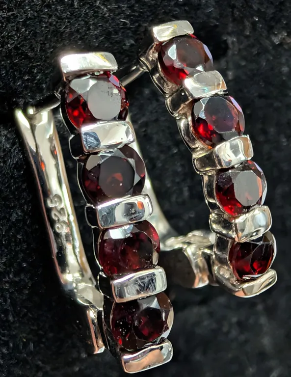 SILVER(3.73G), GARNET (0.8CT) EARRING, SUGGESTED RETAIL VALUE $240