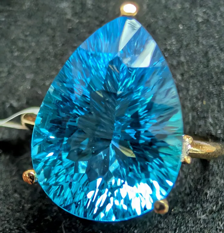10K(2.4G), BLUE TOPAZ (5.2CT)RING, SIZE 6.25, SUGGESTED RETAIL VALUE $3000