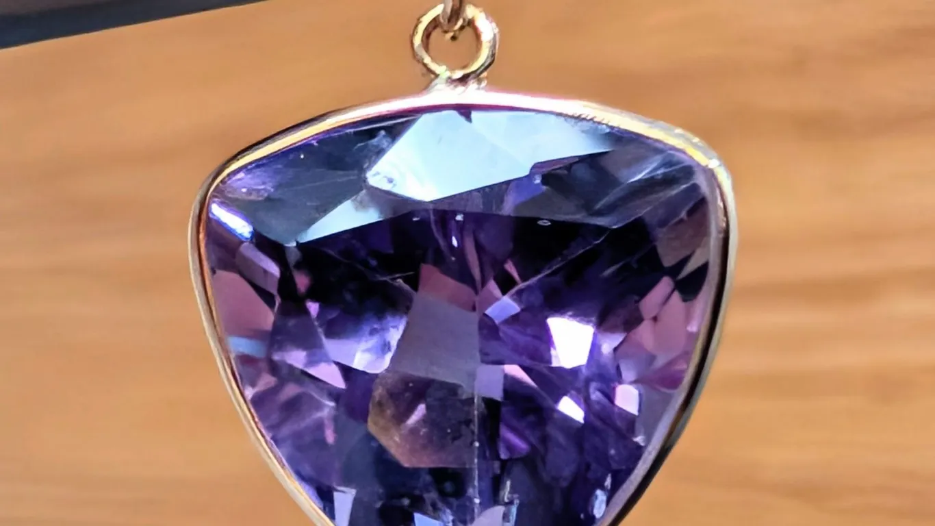 10K(1.2G), AMETHYST (5.5CT) PENDANT, SUGGESTED RETAIL VALUE $600
