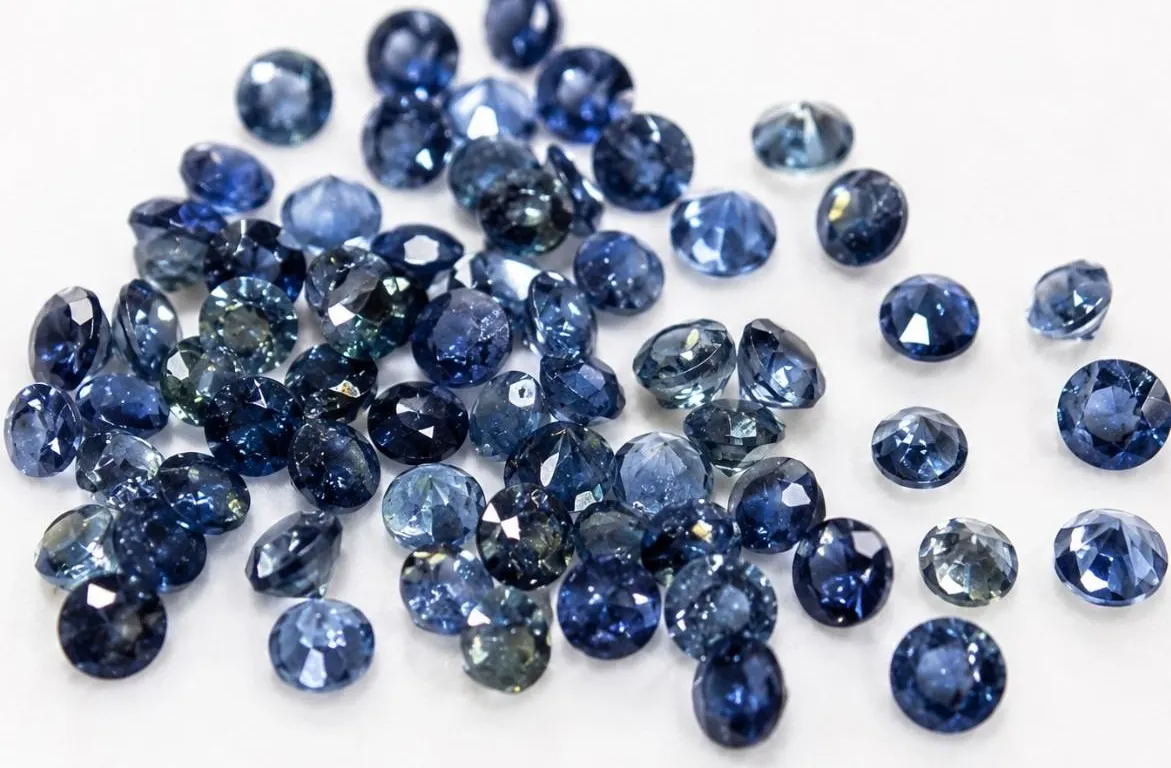 GENUINE BLUE SAPPHIRE (2.5CT)GEM STONES, SUGGESTED RETAIL VALUE $200