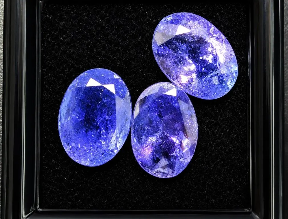 GENUINE TANZANITE (APP 2CT) GEMSTONE