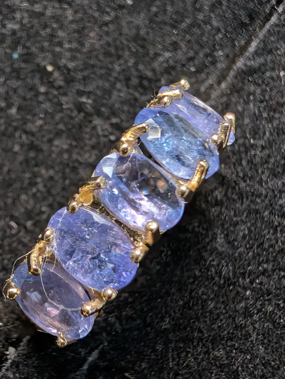 10K(2.1G), TANZANITE (2.5CT)RING, SUGGESTED RETAIL VALUE $2600