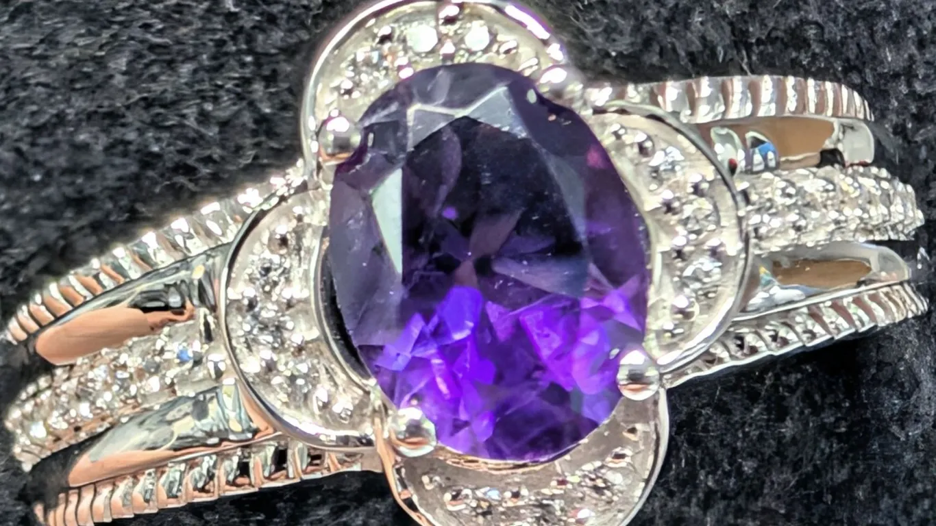 SILVER(4.31G), AMETHYST (1CT)RING, SIZE, SUGGESTED RETAIL VALUE $300