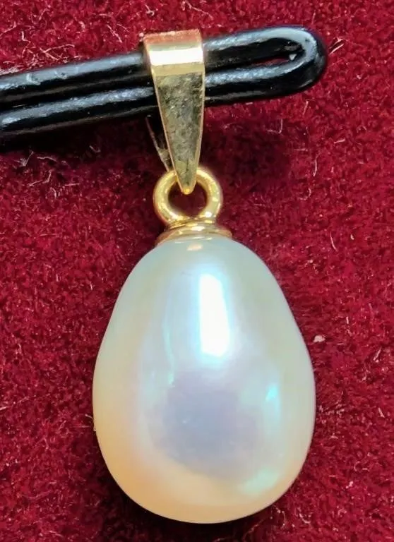 14K GOLD PEG & G.P.BAIL F.W PEARL PENDANT, SUGGESTED RETAIL VALUE $200
