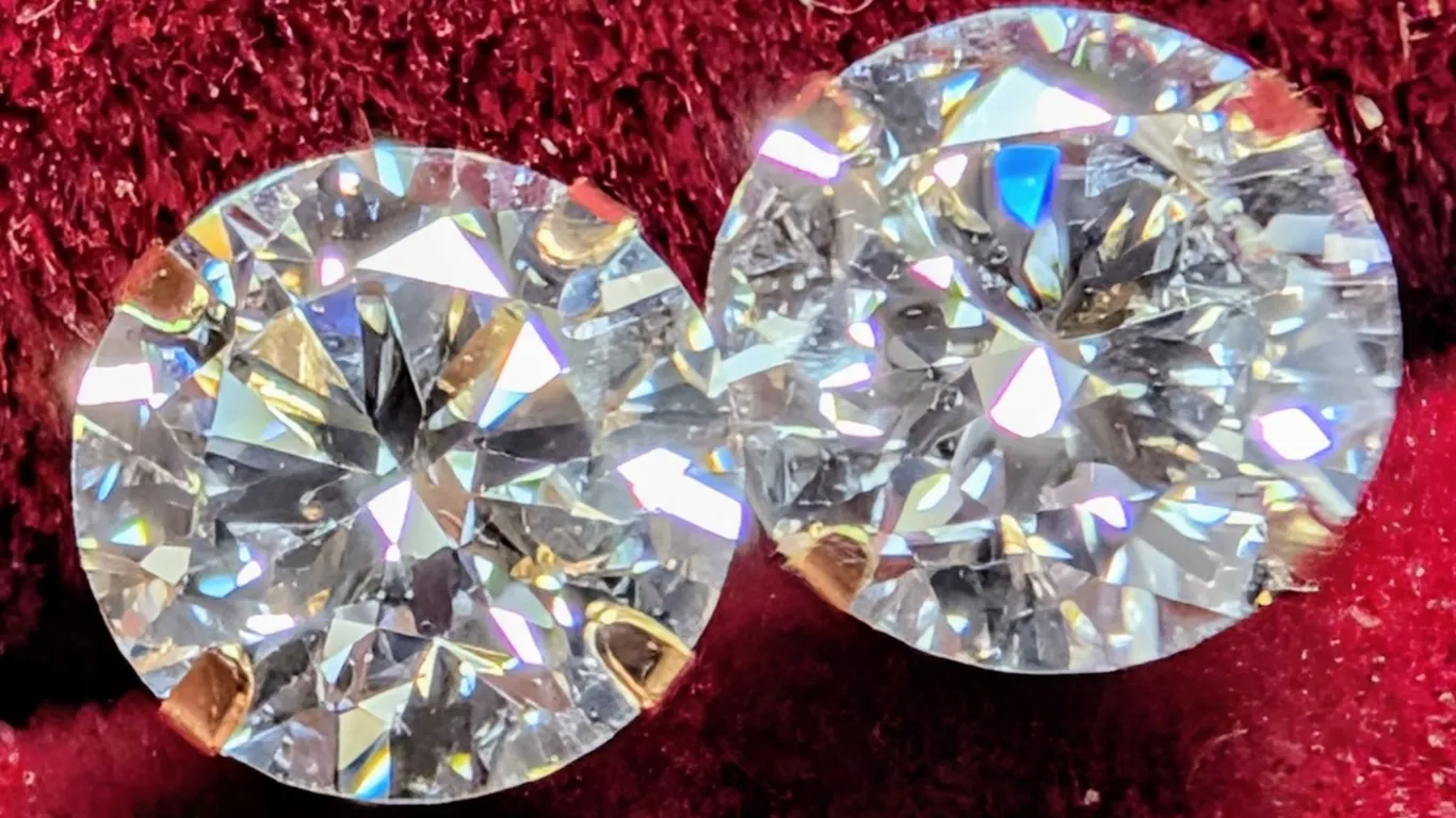 14K(0.4G), LAB DIAMOND (0.82CT) EARRING, APPRAISED INSURANCE VALUE $1150