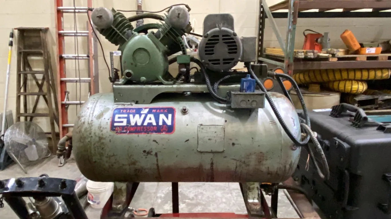 SWAN HORIZONTAL INDUSTRIAL AIR COMPRESSOR WITH BALDOR 2HP MOTOR