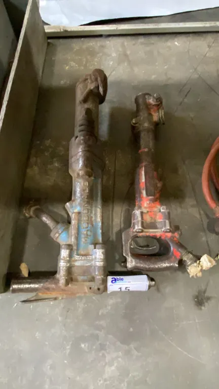 PAIR OF HEAVY DUTY HYDRAULIC JACKHAMMERS