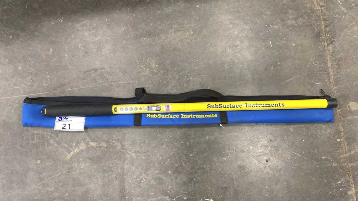SUBSURFACE INSTRUMENTS ML-3S MAGNETIC LOCATOR WITH CARRYING CASE