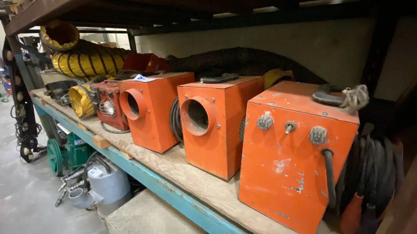 SHELF OF ASSORTED INDUSTRIAL PORTABLE FANS WITH HOSE