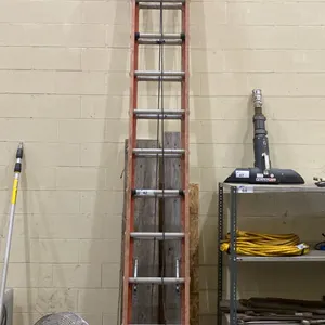 WERNER ORANGE FIBERGLASS & ALUMINUM 24' EXTENSION LADDER