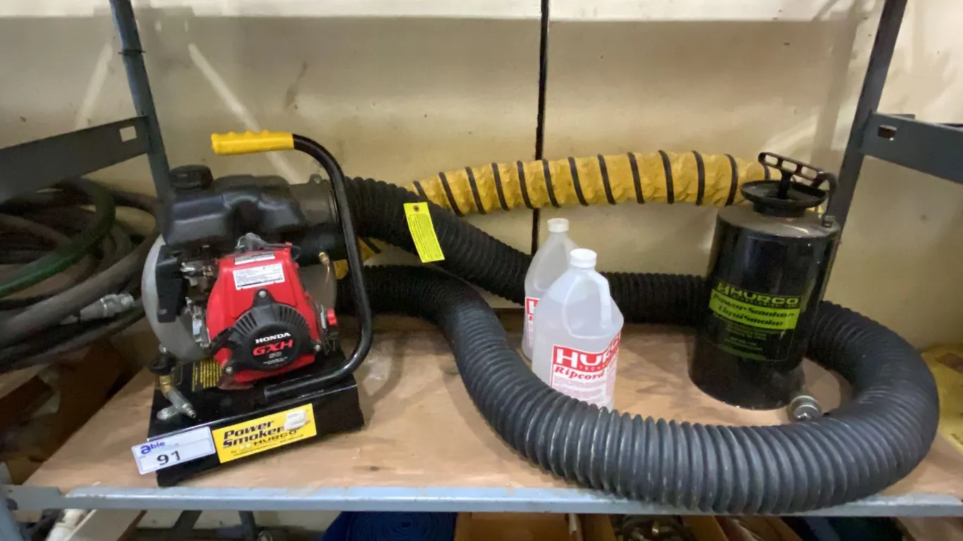 HURGO POWER SMOKER 2 PLUMBING SMOKE TESTER SYSTEM WITH HONDA GXH 50 ENGINE & 2 JUGS OF HURCO