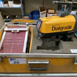 DIALGRADE SPECTRA-PHYSICS 1160 HEAVY DUTY METAL CONSTRUCTED PIPE LASER KIT IN HARD TRANSPORT CASE