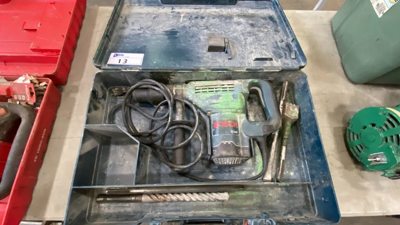 BOSCH 11240, 1-9/16" SDS-MAX ELECTRIC COMBINATION ROTARY HAMMER IN HARD TRANSPORT CASE
