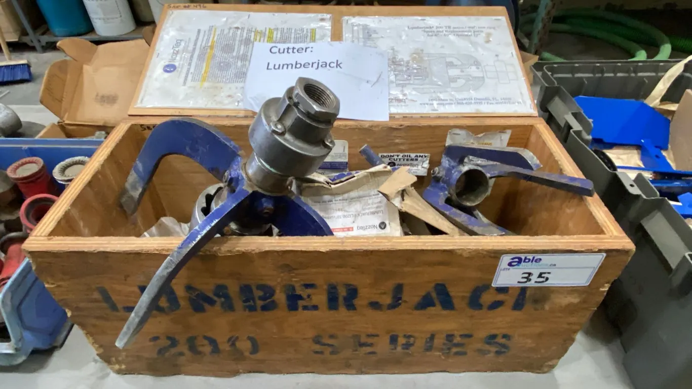 NOZZTEQ LUMBERJACK 200 SERIES HIGH SPEED MULTIPURPOSE CUTTER SET IN WOODEN STORAGE BOX