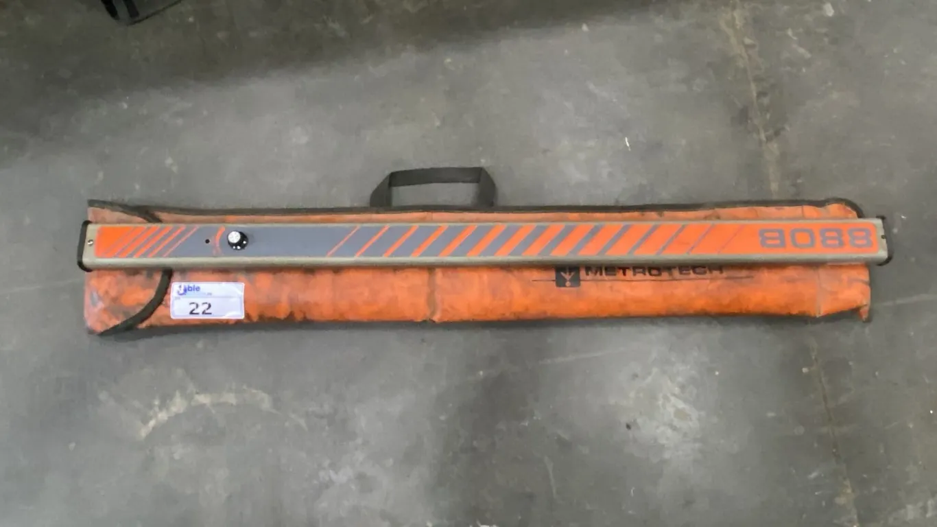 METROTECH 880B FERROMAGNETIC LOCATOR WITH CARRYING CASE