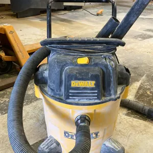 DEWALT DXV14P, 14 GALLON HEAVY DUTY WET/DRY SHOP VAC WITH HOSE & ATTACHMENTS