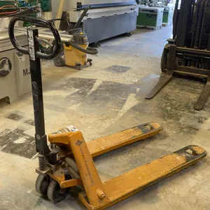 GENERAL FASTENERS 5500LB CAPACITY HEAVY DUTY PALLET JACK