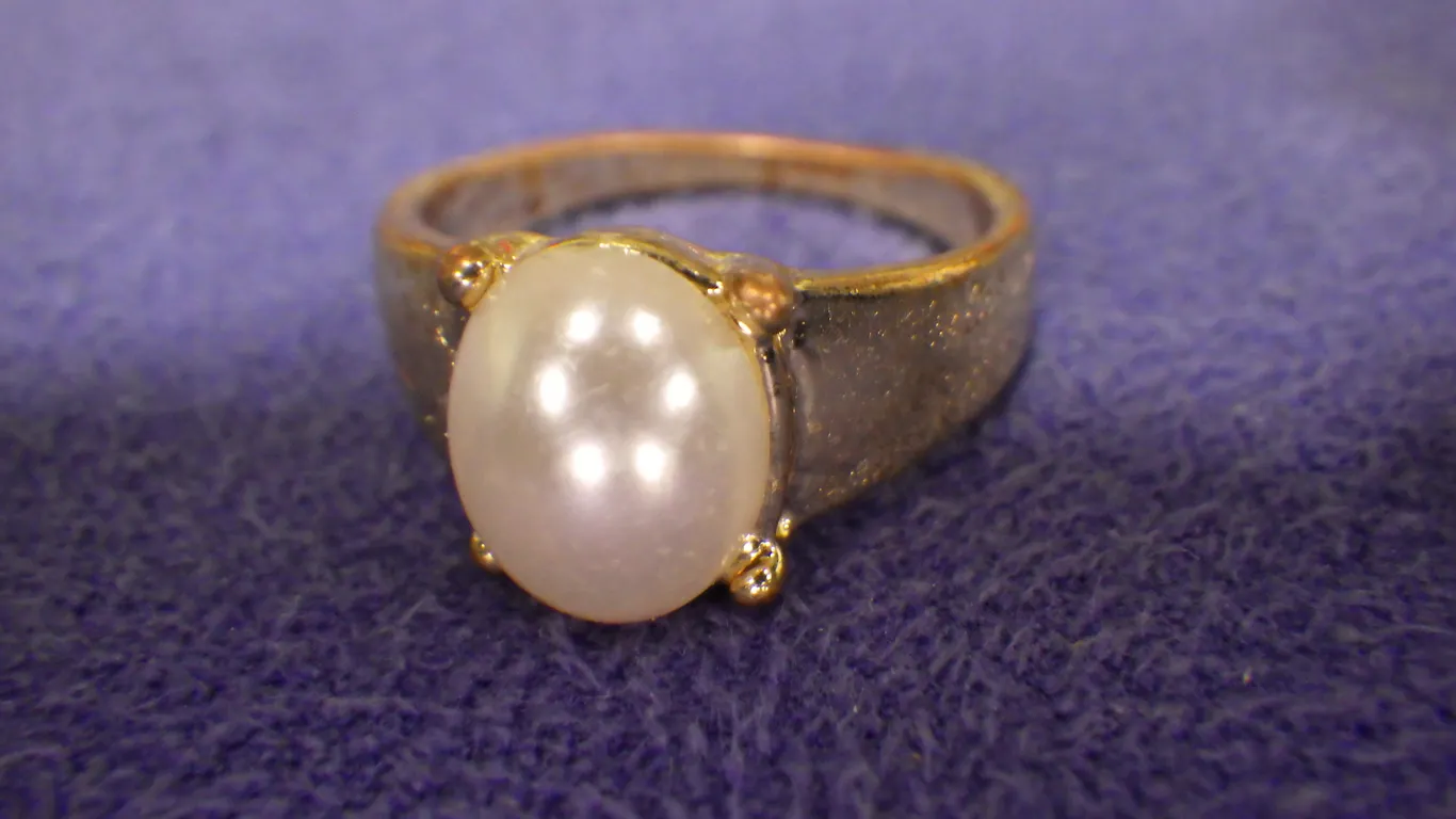 Ring (size 5.5)