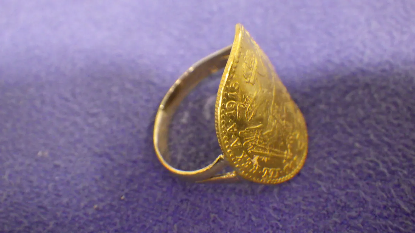 Ring (size 6)