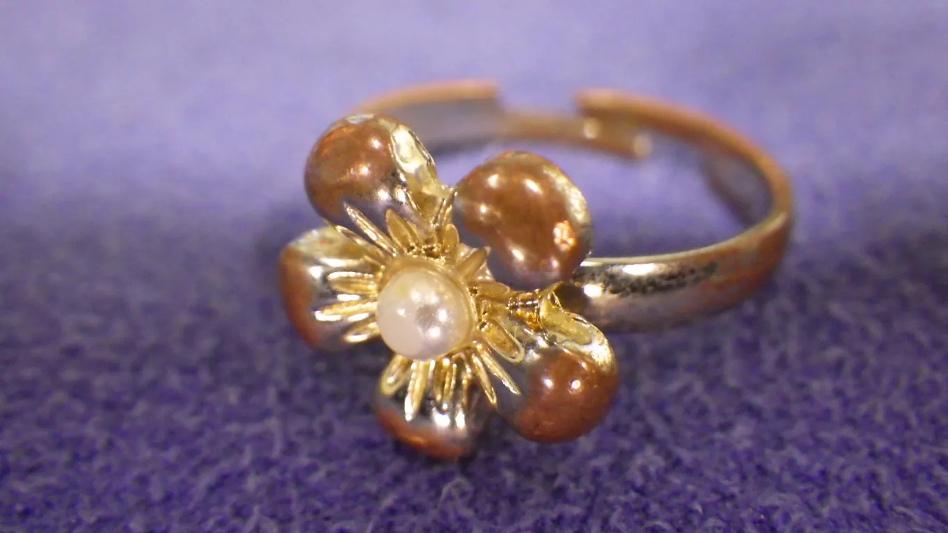 Ring (size 6)