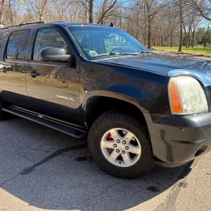 2011 GMC Yukon XL Multipurpose Vehicle (MPV)