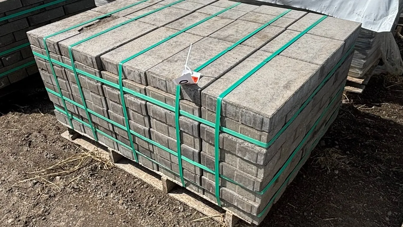 92.22 Sq. Ft. (152-Pieces) Landscape Pavers in 3 Sizes