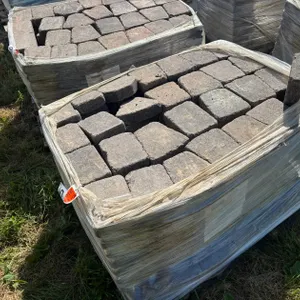 89 Sq. Ft. Lamont Circle Interlock Landscape Pavers