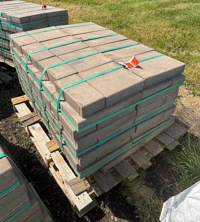 (120) Assorted Sizes Landscape Pavers