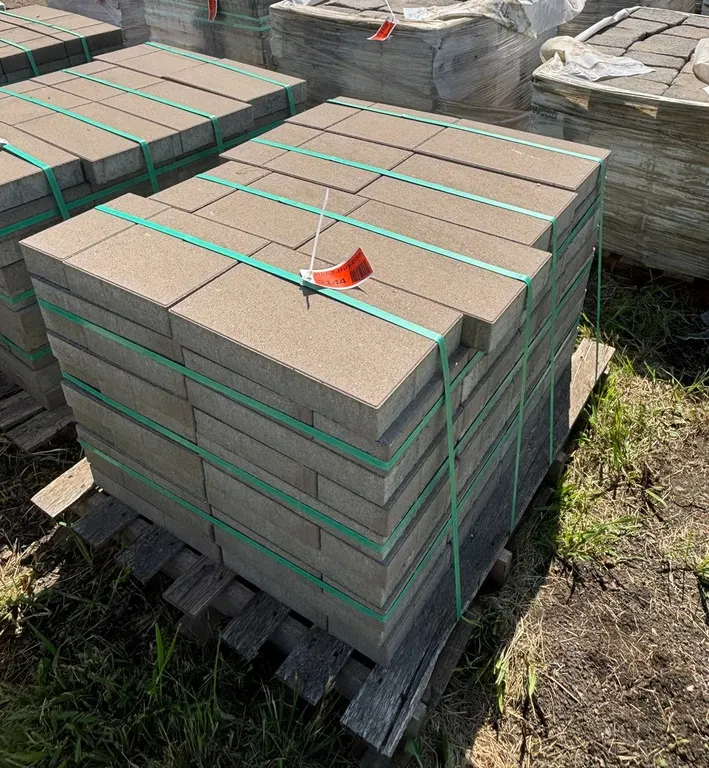 (120) Assorted Sizes Landscape Pavers