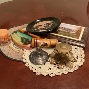 Vintage Asian & Travel Souvenir Décor