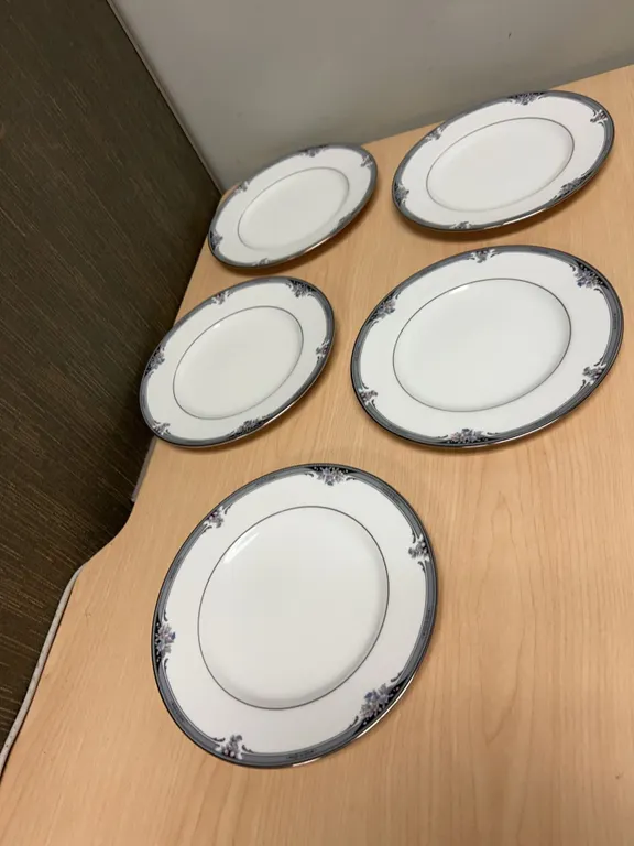 Five Noritake Squirewood 4013 Porcelain Plates with Floral and Grey Scroll Rim 8-Inch Diameter