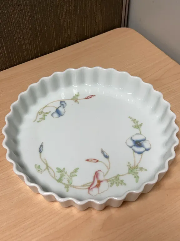 Pillivuyt France Porcelain Tart Dish with Floral Motif, Scalloped Edge, and Décor Grand Feu Mark, 10