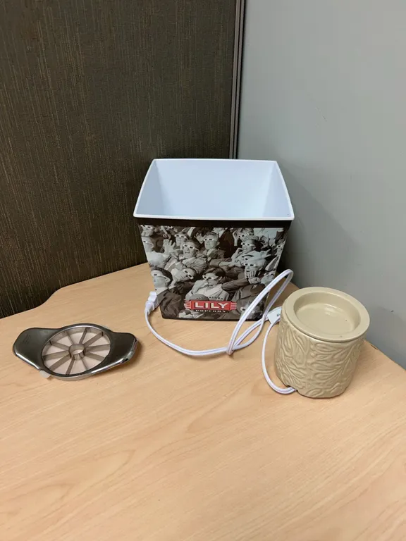 Lily All Natural Popcorn Machine With Popcorn Bin, Ceramic Butter Warmer, and Apple Slicer Tool Set