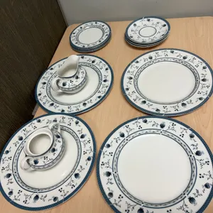 Royal Doulton Cambridge Pattern English Translucent China Dinnerware Set, Service for Four with Crea