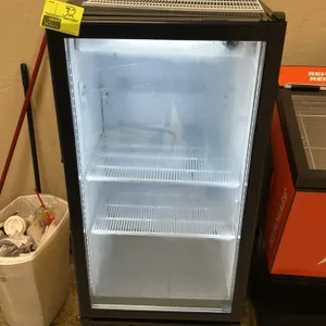 2020 IDW G-10-N-3-3-4-B-5 self-contained single-door glass merchandiser beverage cooler. Features LED interior lighting, 9.3 cu. ft. capacity, and adj