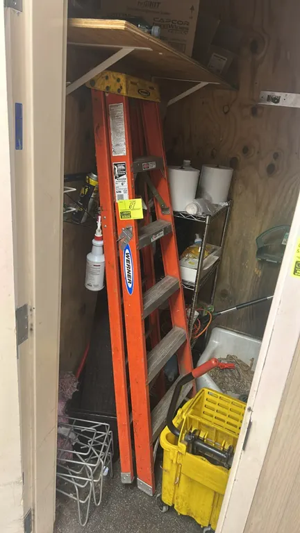 Werner 6206 fiberglass stepladder. Features 300 lb load capacity, aluminum steps, and molded top. 6'H. Surrounding items not included.