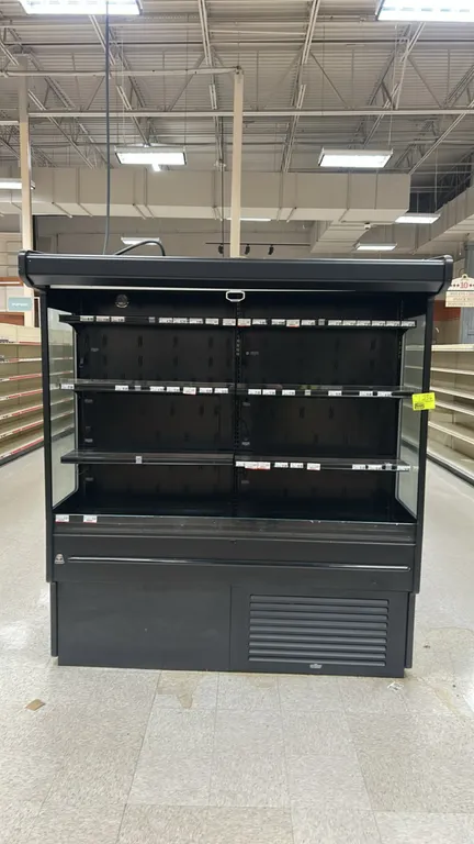 2018 Southern CaseArts MDC-83HVN-06.0 multi-tier open-air refrigerated grab-and-go display case. Features self-contained refrigeration, multi-tier adj
