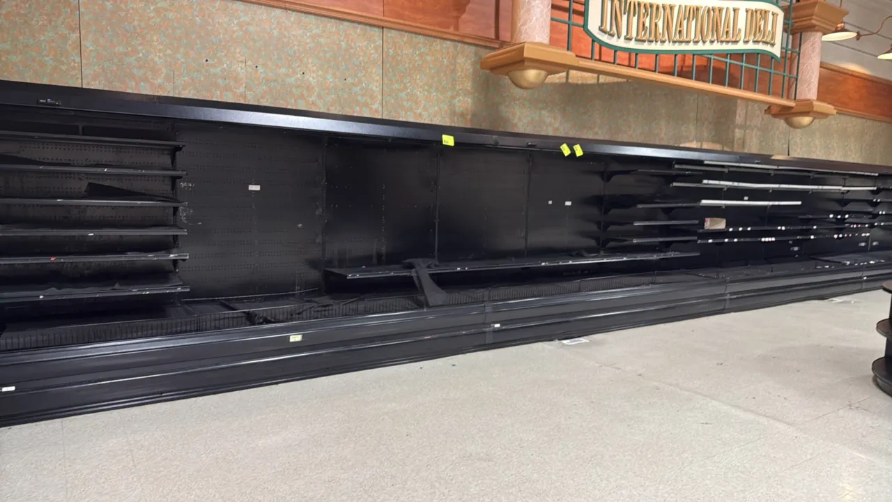 1999 Tyler L6DL multi-deck medium-temp open display cases. Features adjustable multi-tier shelving and interior lighting. Dimensions: (3) 12'L and (1)