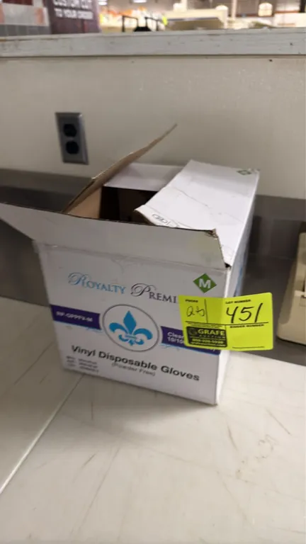 Royalty Premier RP-GPPFV-M disposable vinyl gloves. Features clear powder-free construction. Size Medium. Includes assorted/partial case quantity.