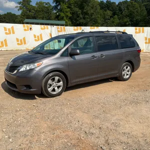 2017 TOYOTA SIENNA VIN: 5TDKZ3DC8HS808903 FWD